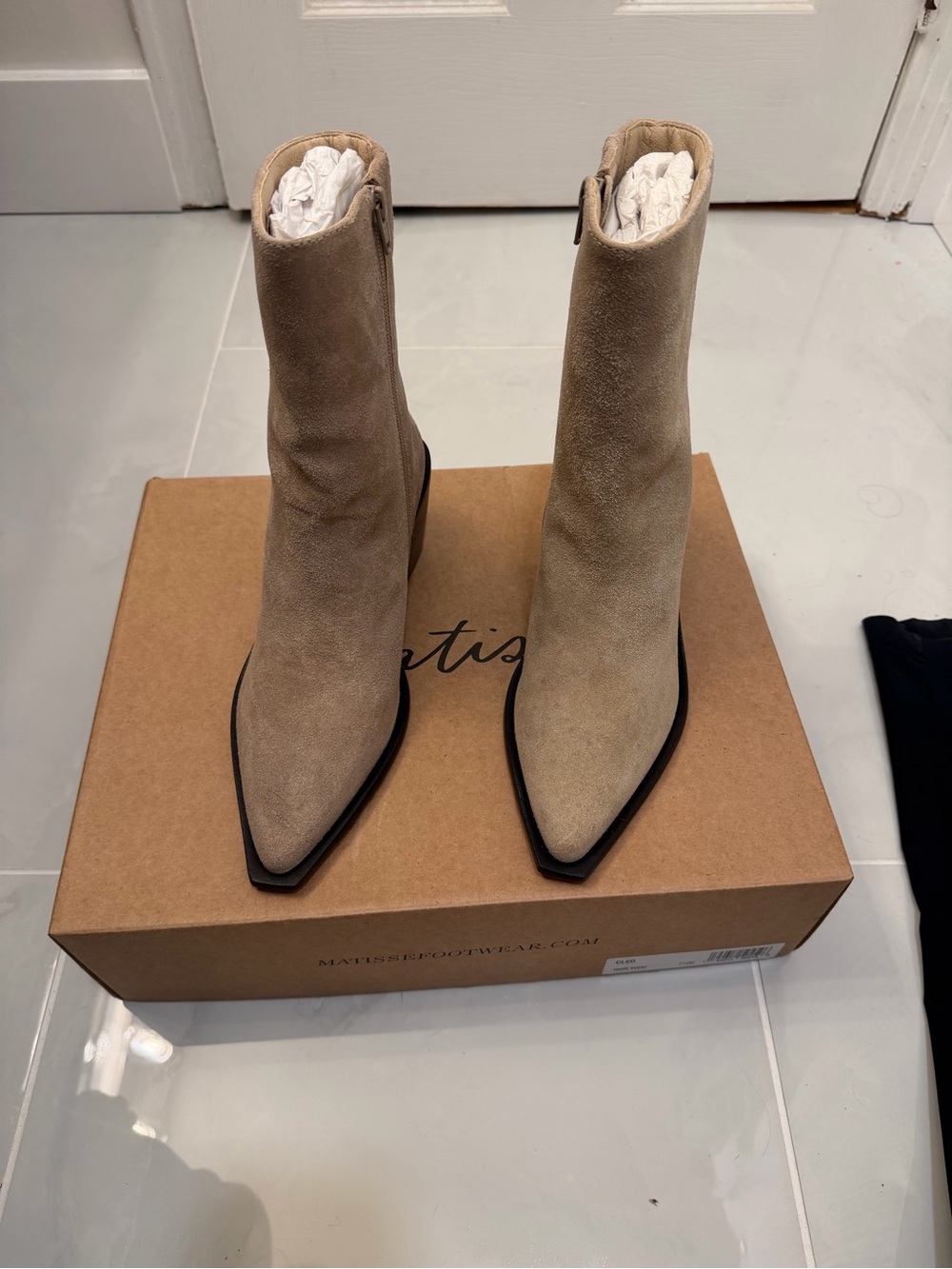 Matisse Cleo women’s taupe suede boot size 7.5